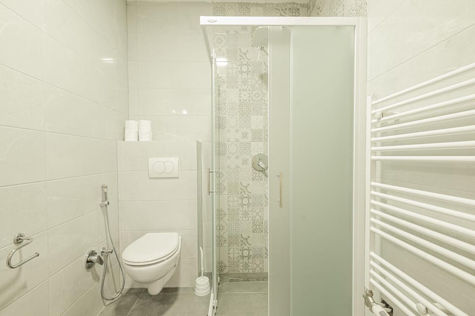 Shower, Toilet, Bathroom