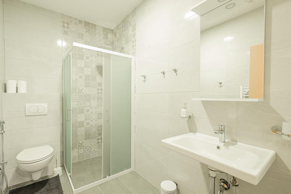 Shower, Toilet, Bathroom
