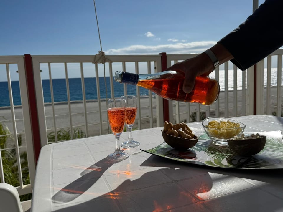 Day, Natural landscape, View (from property/room), Balcony/Terrace, Food and drinks, Dining area, Food, Sea view, Lunch, Dinner, Drinks, Alcoholic drinks