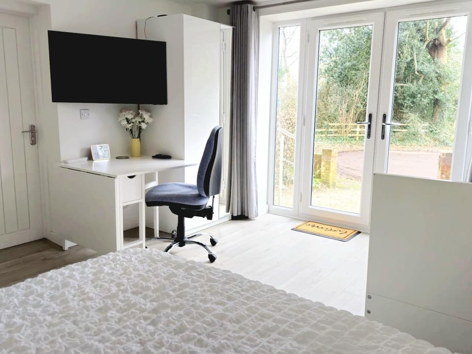 TV and multimedia, Bedroom