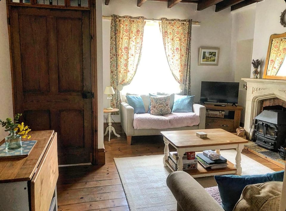 Thimble Cottage House in England