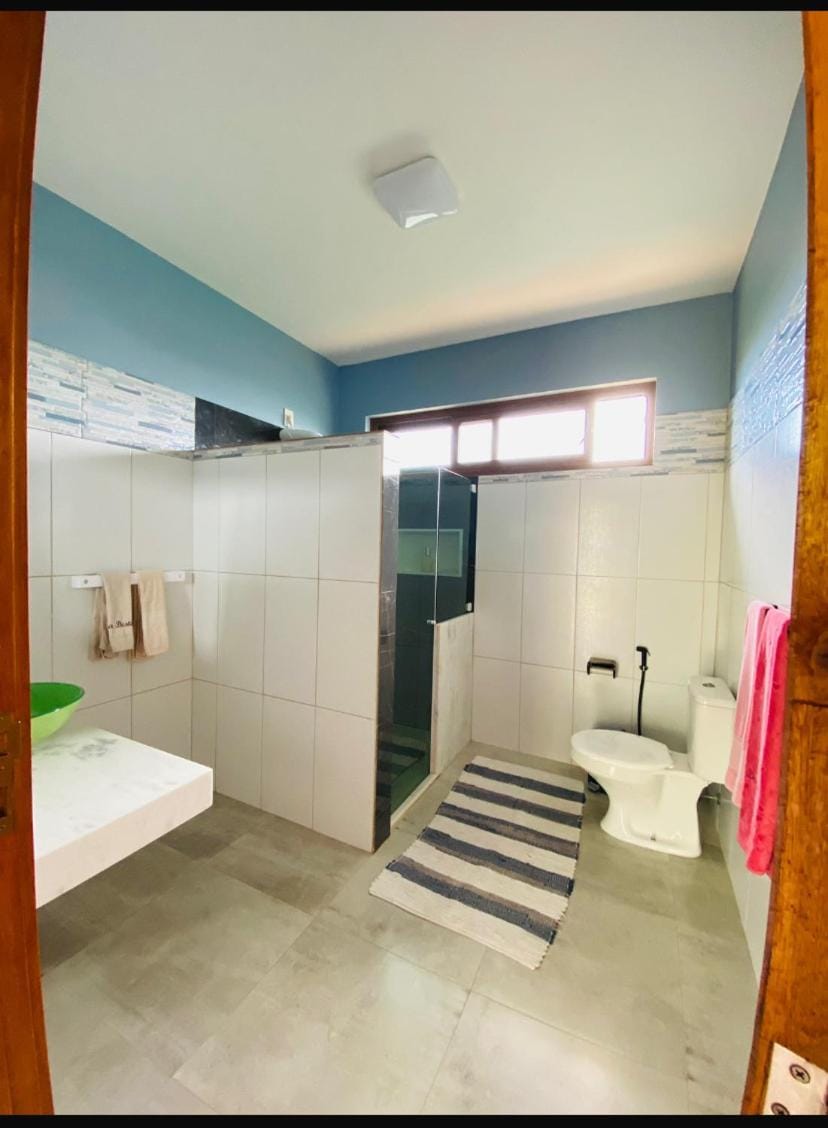 Shower, Toilet, Bathroom, towels