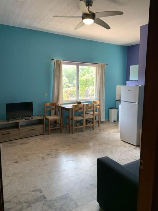 Apartment near the Beach Paradise Mikra Mantinia I Apartment in Messenia