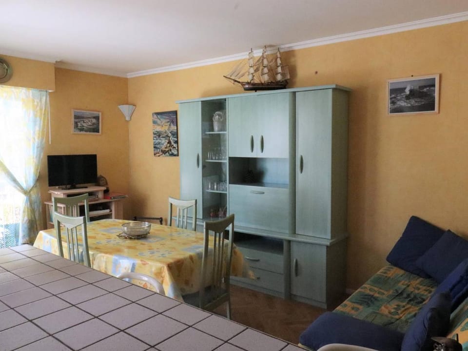Appartement T2 à Royan - Plage de Pontaillac - 2 adultes/2 enfants, terrasses, parking, proche commerces - FR-1-738-32 Apartment in Vaux-sur-Mer