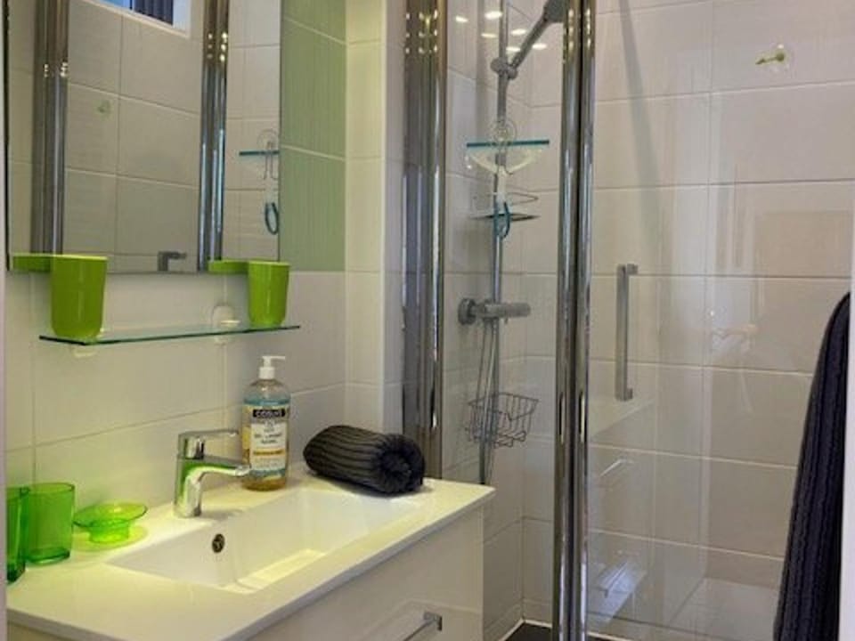 Studio Lumineux Proche Plage et Commerces – Tout Équipé, Parking Gratuit - FR-1-542-66 Apartment in Trégastel