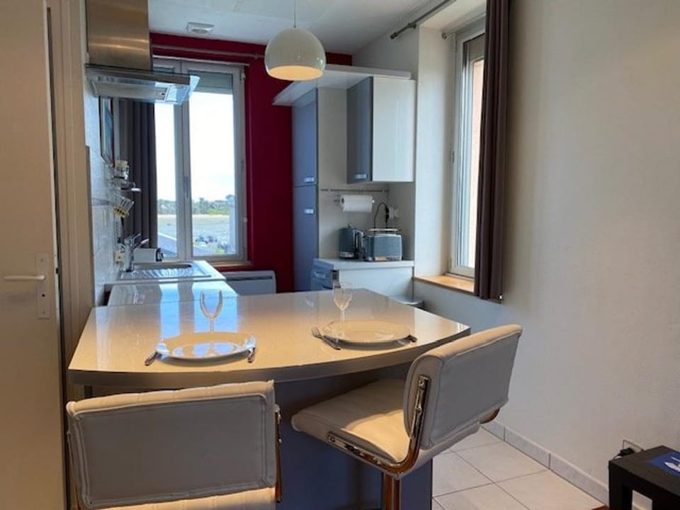 Studio Lumineux Proche Plage et Commerces – Tout Équipé, Parking Gratuit - FR-1-542-66 Apartment in Trégastel
