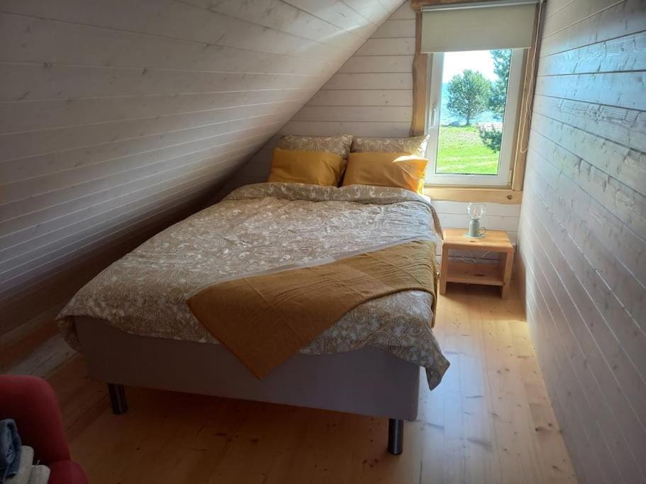 Lakefront Lodge House in Estonia