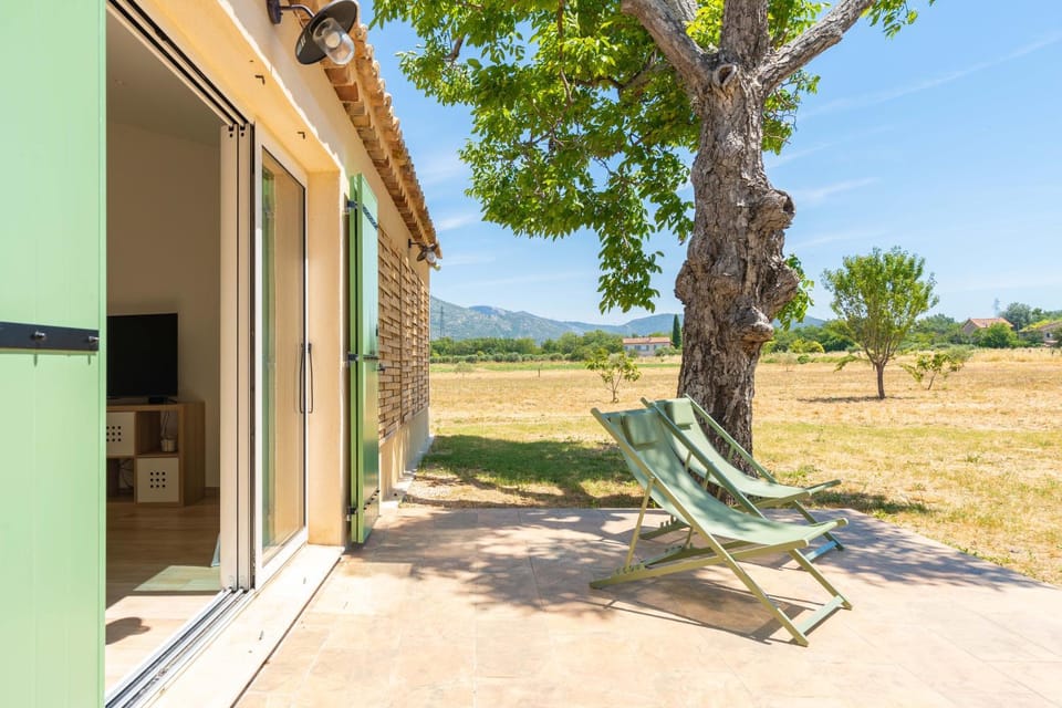 Patio, Garden, Garden view, sunbed