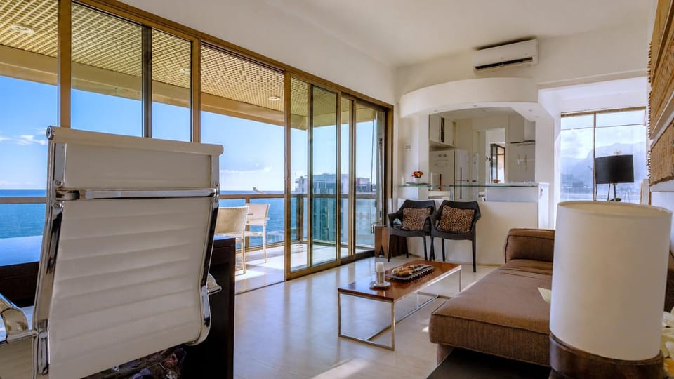 Stylish apt w/ Breathtaking View/Heart of Ipanema Apartment in Rio de Janeiro