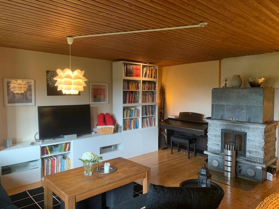 Kotoisa talo Pirkkalassa Villa in Finland