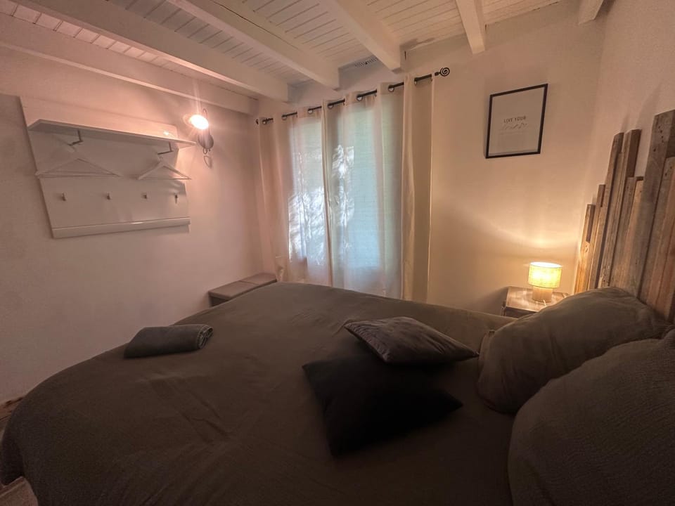 Gîte Les Reculons au pied du lac House in Bourgogne-Franche-Comté