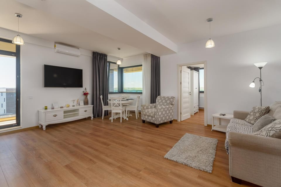 TV and multimedia, Living room, Seating area, air conditioner