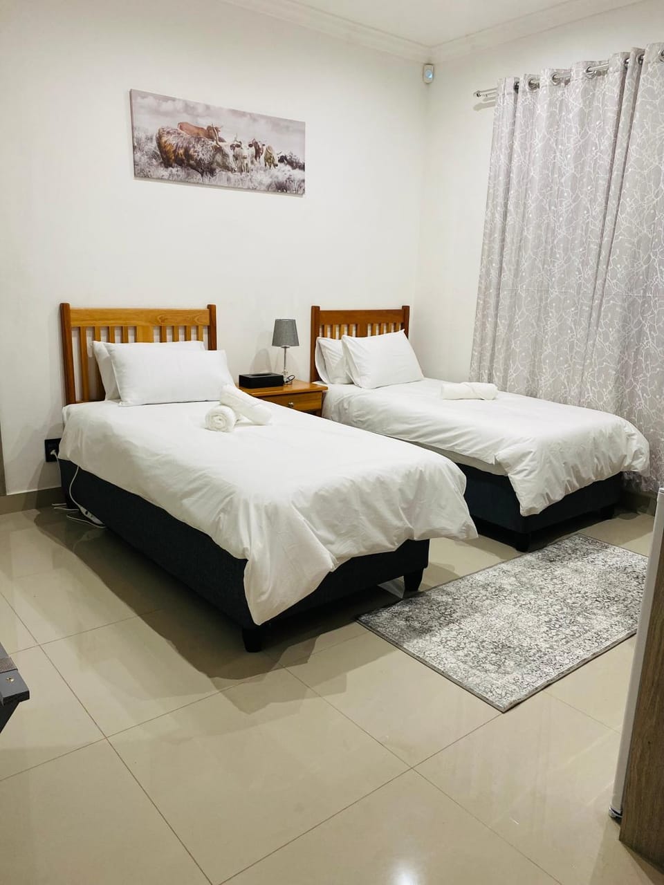 Bedroom, towels