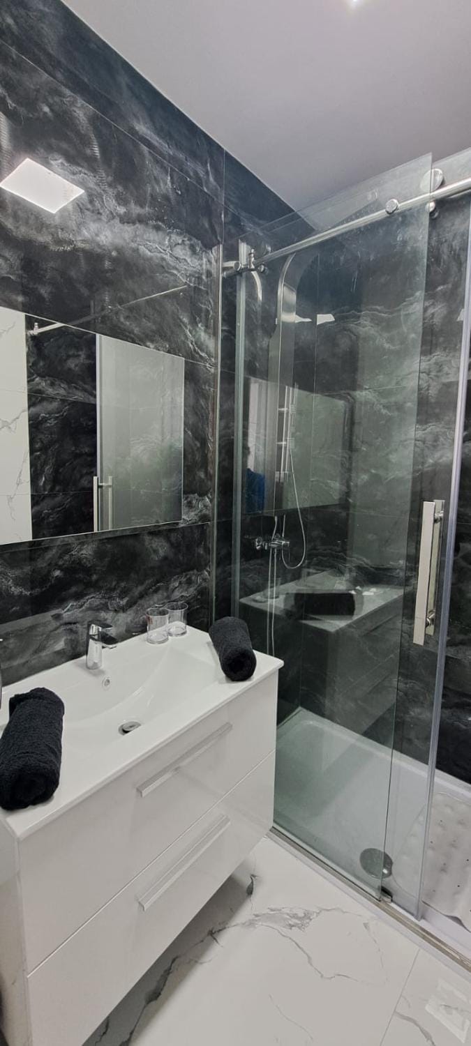 Shower, Bathroom