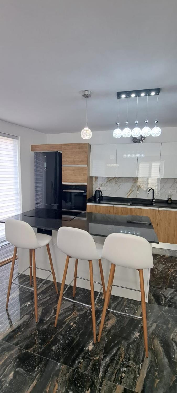 Kitchen or kitchenette, Dining area, stove