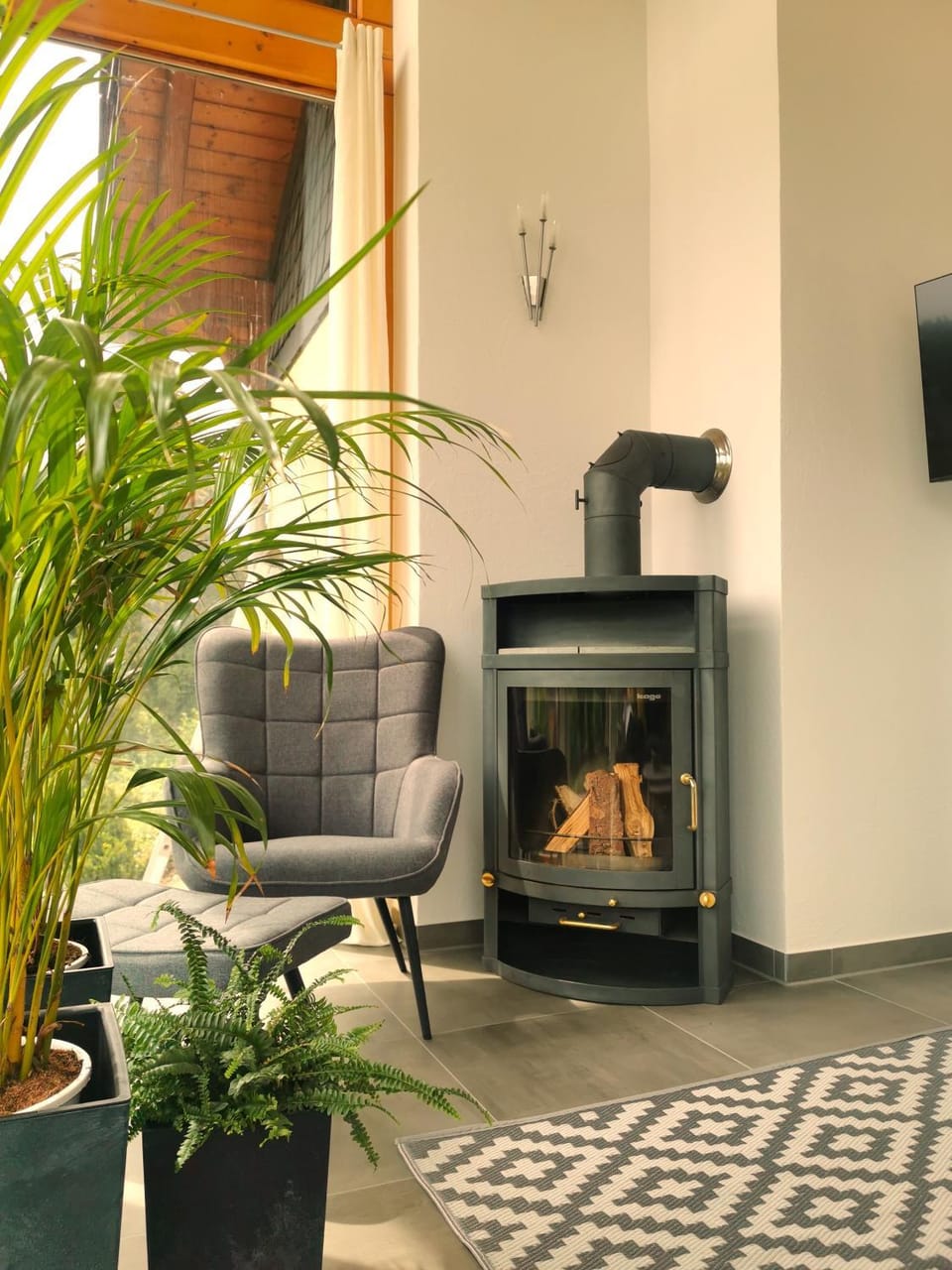 Living room, Seating area, Evening entertainment