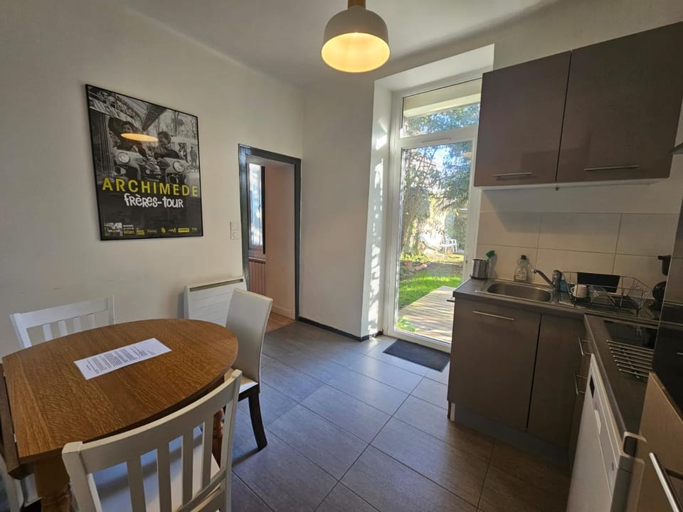 proche centre calme jardin privé Apartment in Nantes