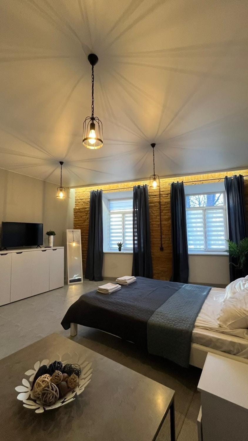 Bed, TV and multimedia, Photo of the whole room, Bedroom