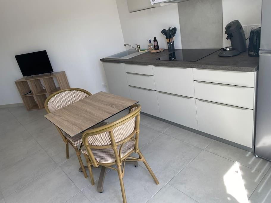 Studio 2 proche bord de mer 5 mn à pied Apartment in Nouvelle-Aquitaine