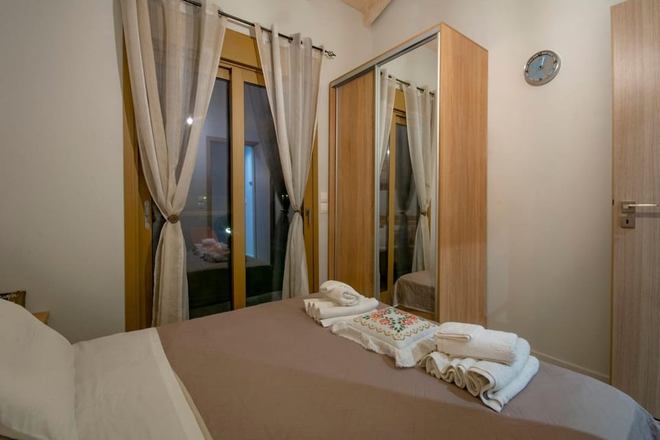Coastal Haven Your Oasis by the Sea House in Crete