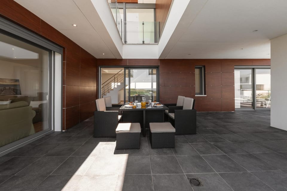Patio, Dining area