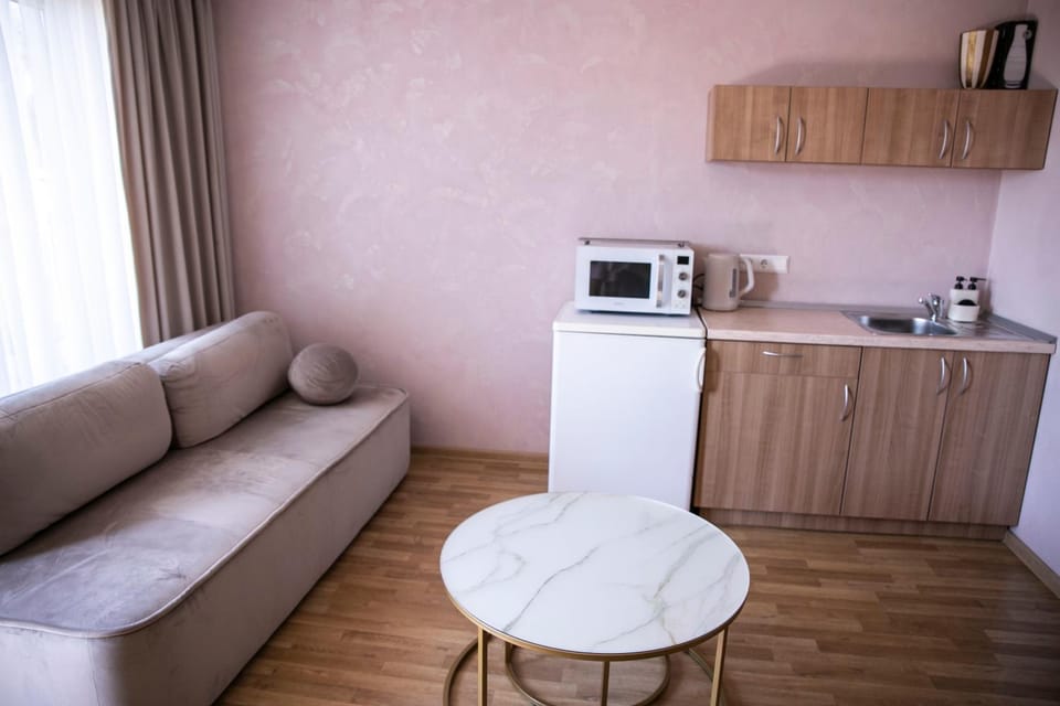 Coffee/tea facilities, Kitchen or kitchenette, Living room, Seating area, Dining area, pet friendly, stove