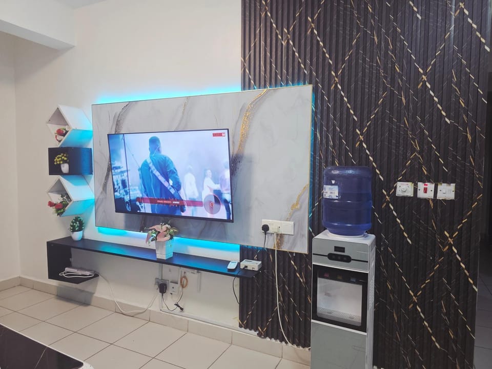 Communal lounge/ TV room, TV and multimedia, Evening entertainment