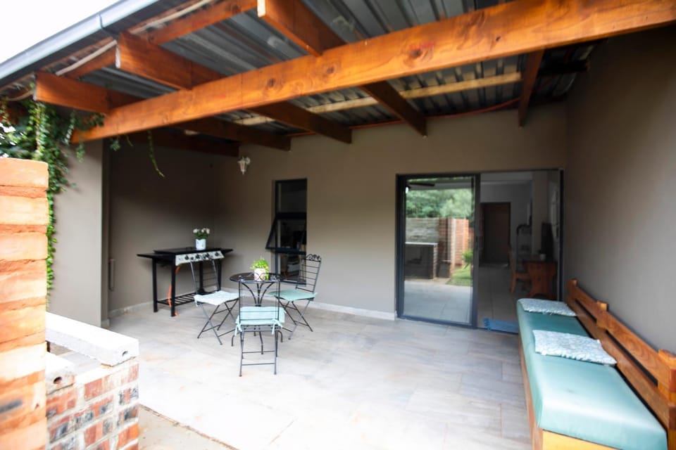 Patio, BBQ facilities