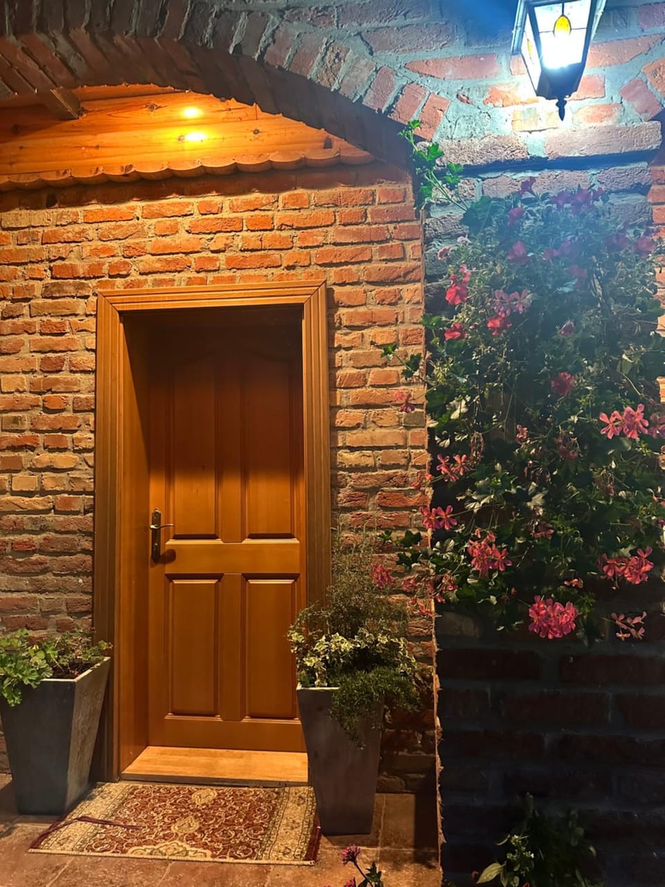 Facade/entrance, Night