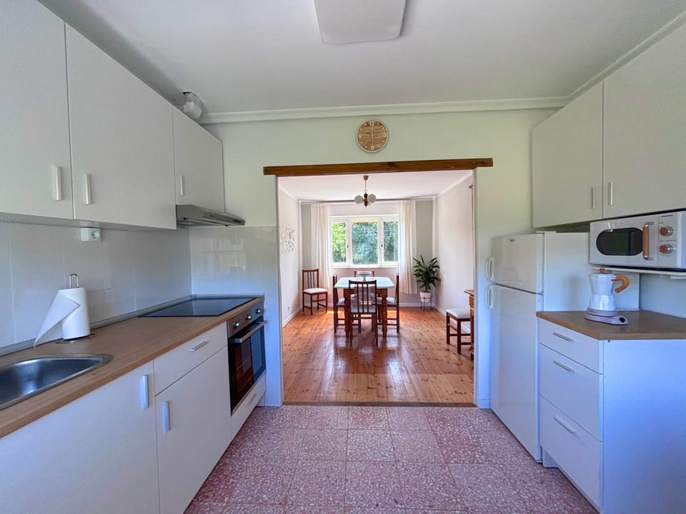 Kitchen or kitchenette, Dining area, kitchen