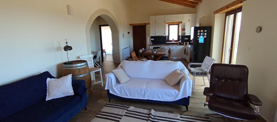Summer Villa with sea view,6 min drive from airport, near Seitan Limania beach Nature lodge in Crete
