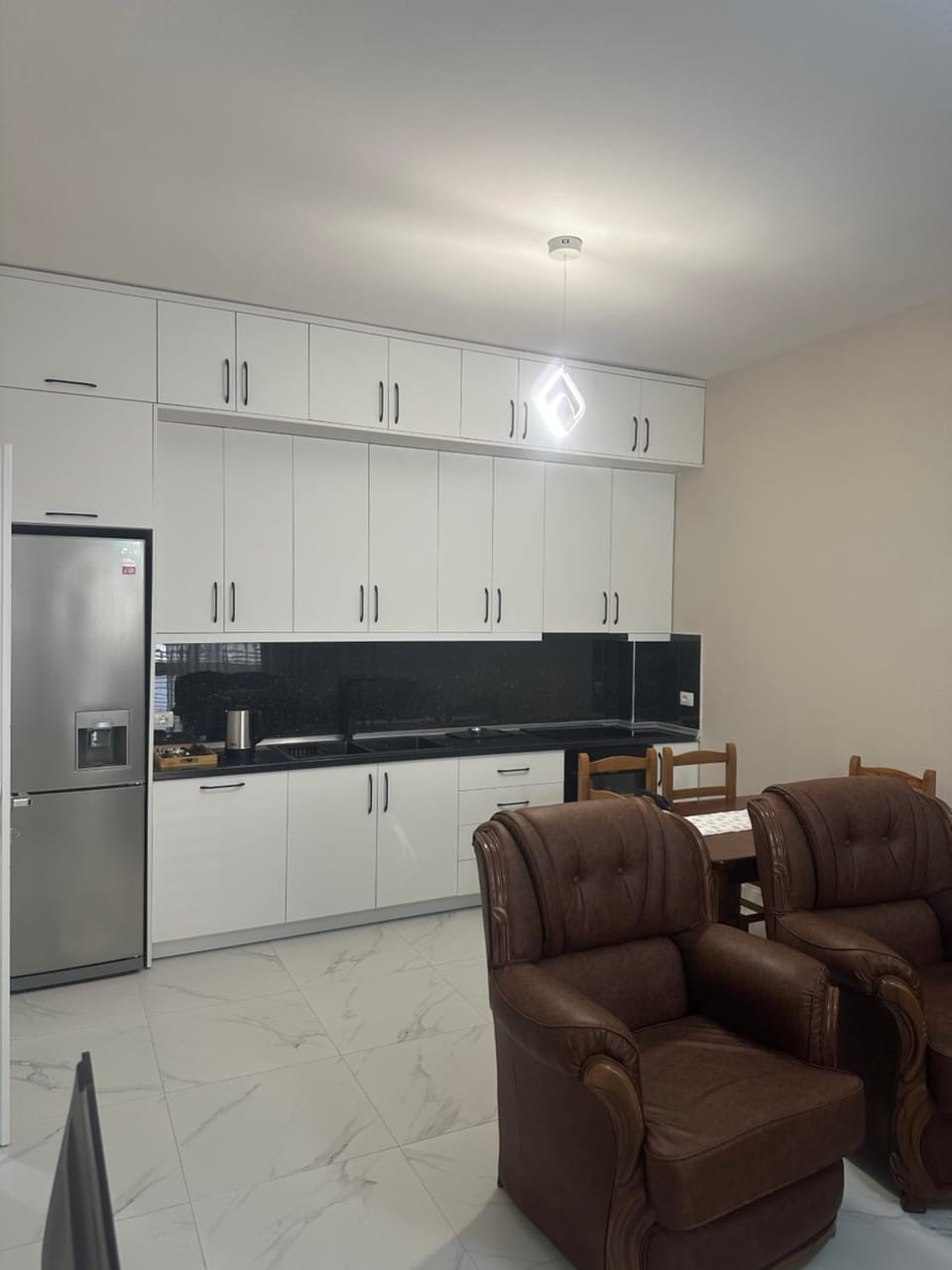Kitchen or kitchenette, Living room, Dining area, oven