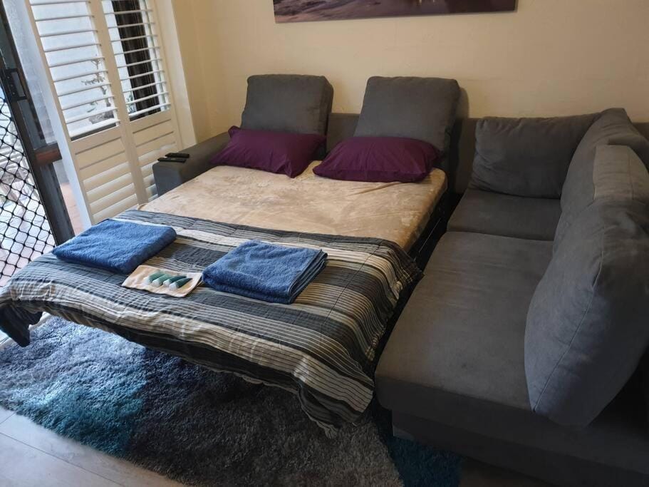 Bed, Living room