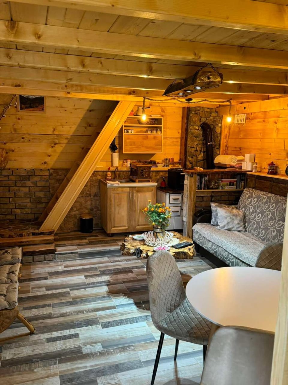 Cottage Under the Tresnjevik House in Montenegro