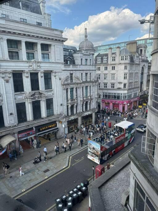 Sleep 5 in Mayfair St James Soho Cov7 Apartment in City of Westminster