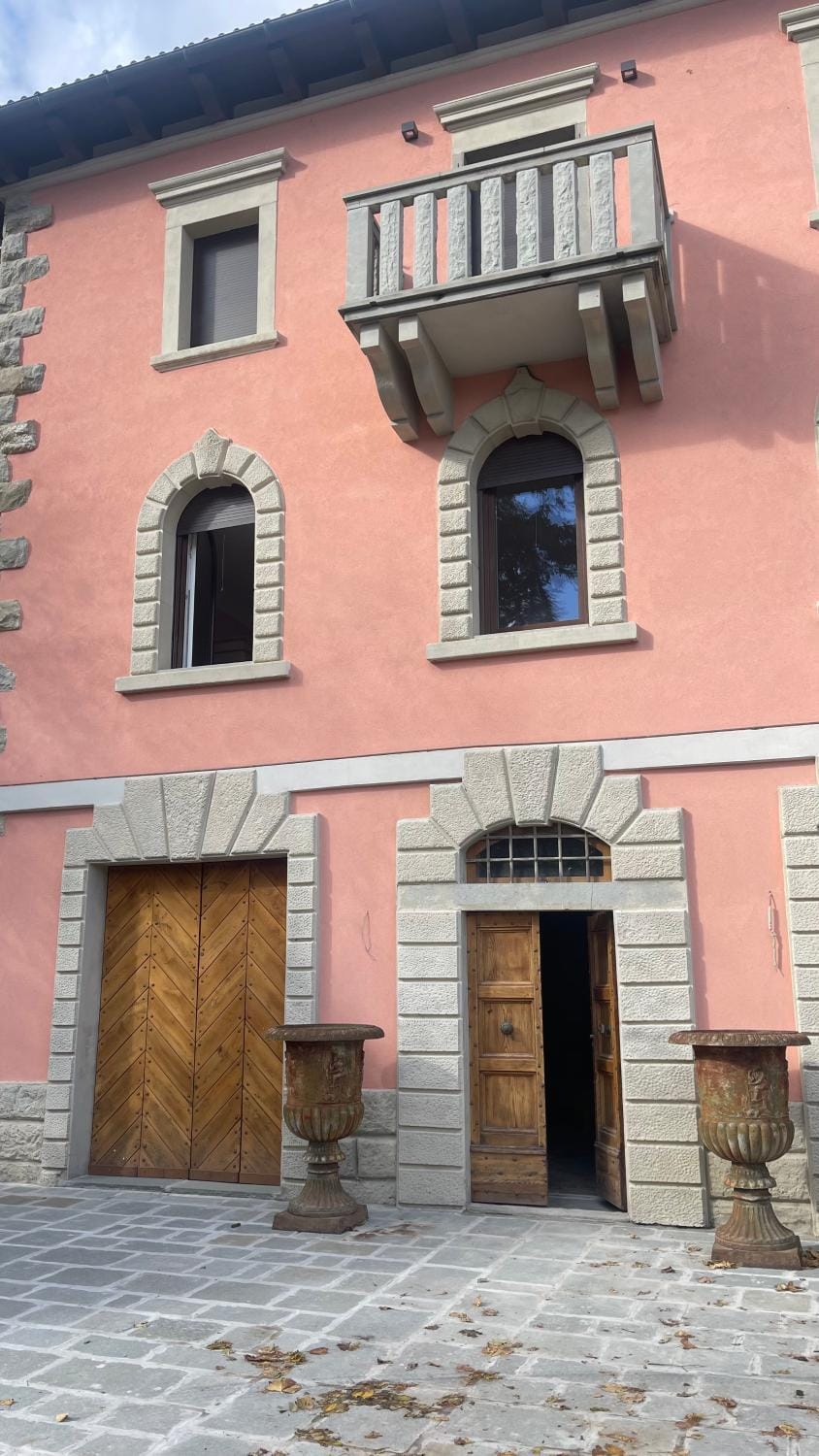 Facade/entrance
