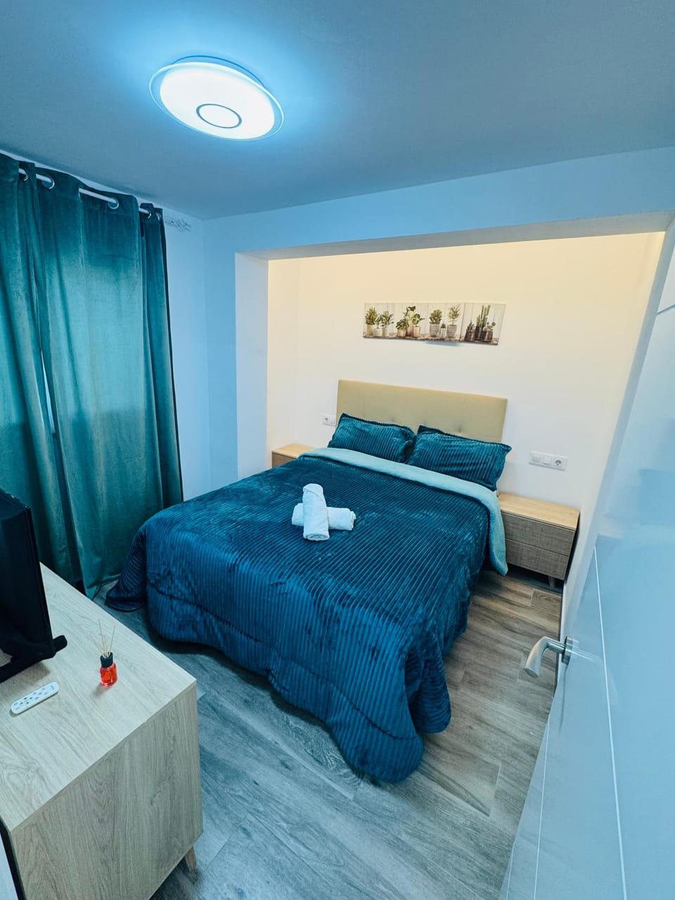 Calpe apartamento renovado a 3 min de la playa ,wifi,aire,parking,vistas comunitario Apartment in Calp