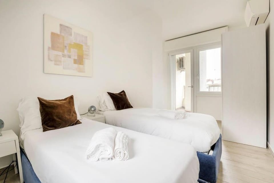 Brand new 3 bedrooms apartment in Navigli area Apartment in Milan