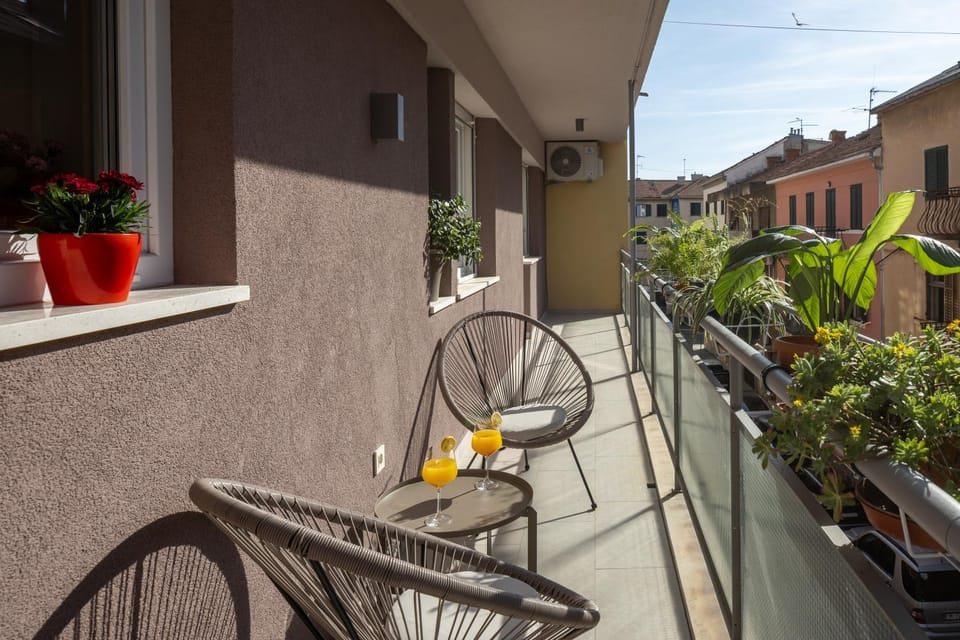 Patio, View (from property/room), Balcony/Terrace