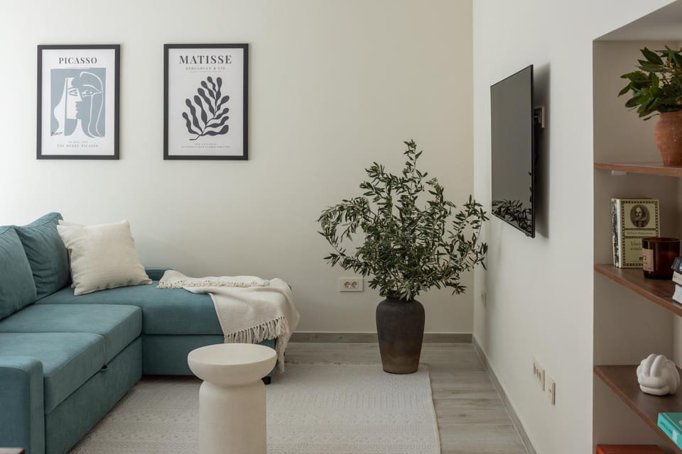 TV and multimedia, Living room, Seating area