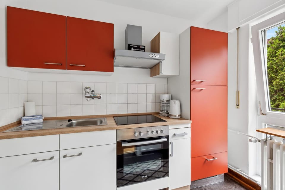 Kitchen or kitchenette, oven, stove