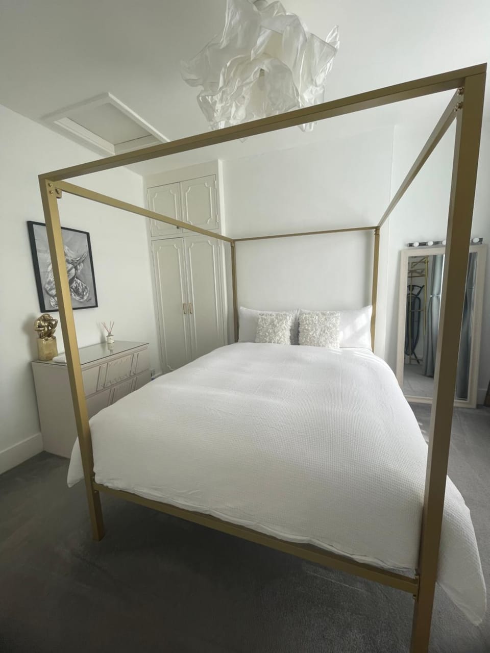 Queen bedroom in Maida Vale Vacation rental in City of Westminster
