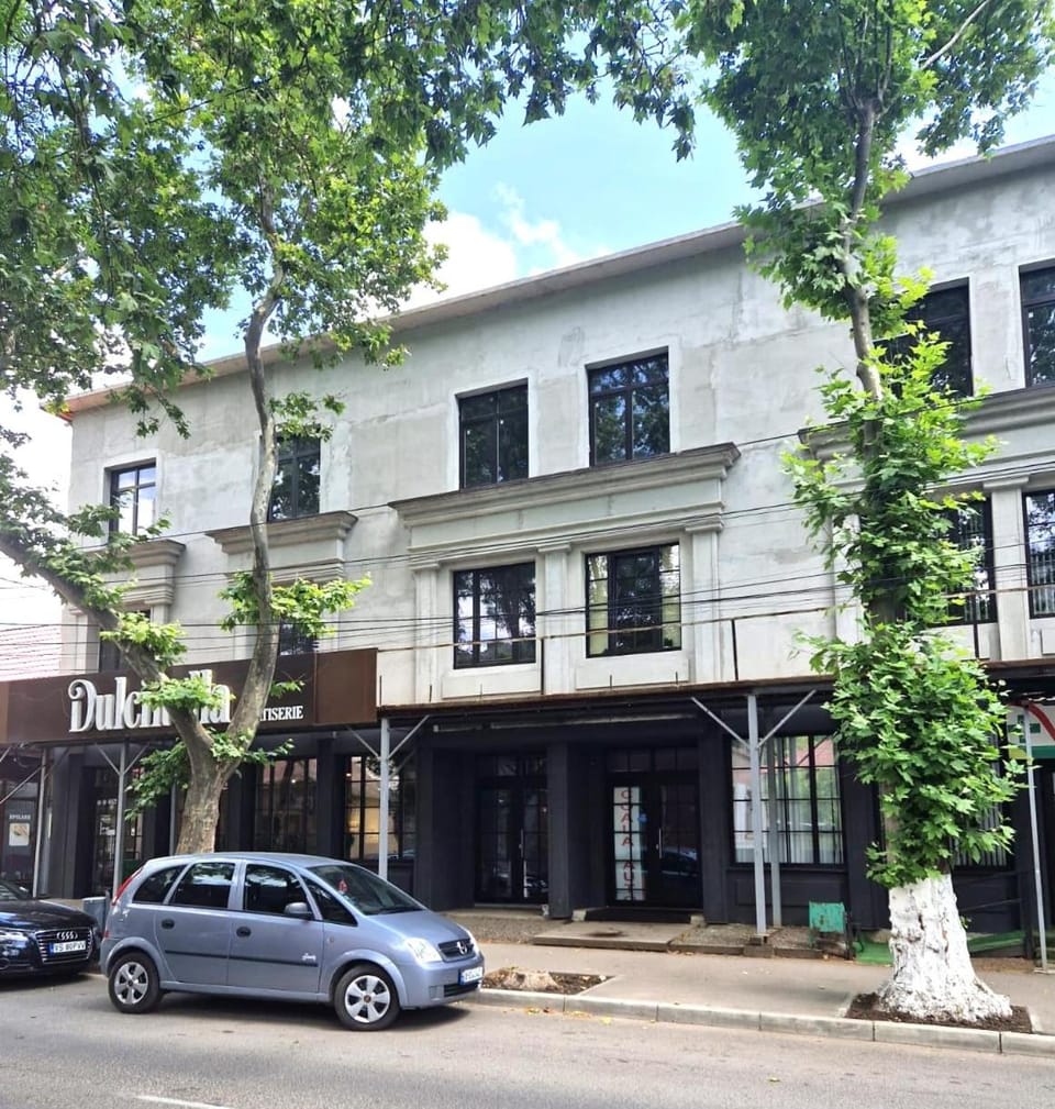 Property building, Street view