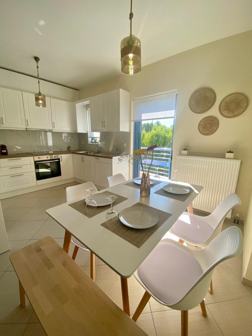 Kitchen or kitchenette, Dining area, stove