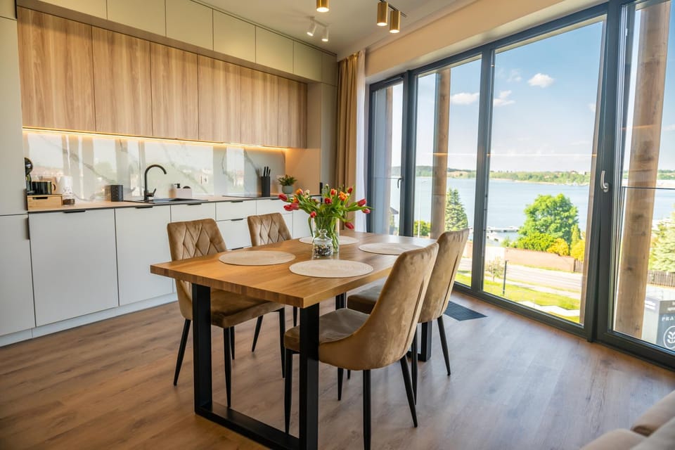 Coffee/tea facilities, View (from property/room), Kitchen or kitchenette, Dining area