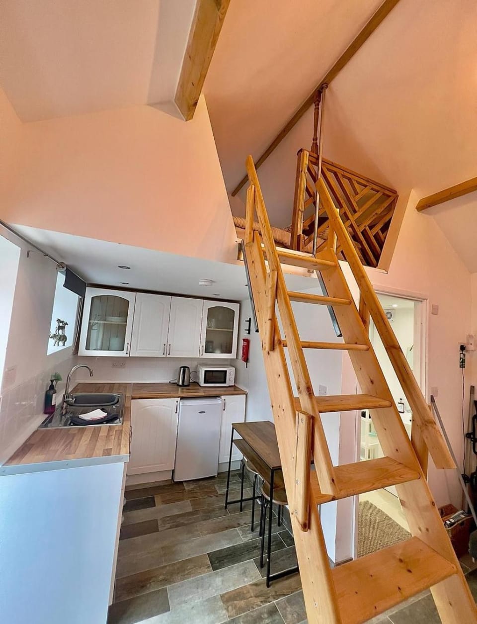 Cosy Cart Shed Bed and Breakfast in Evesham