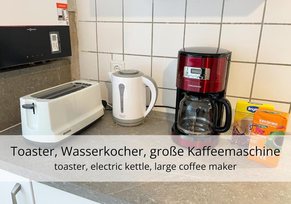 Coffee/tea facilities, toaster