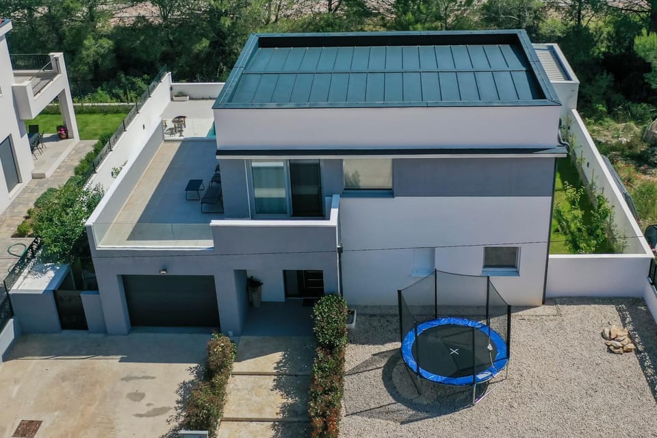 Property building, Patio, Day, Bird's eye view, Children play ground, View (from property/room), Balcony/Terrace