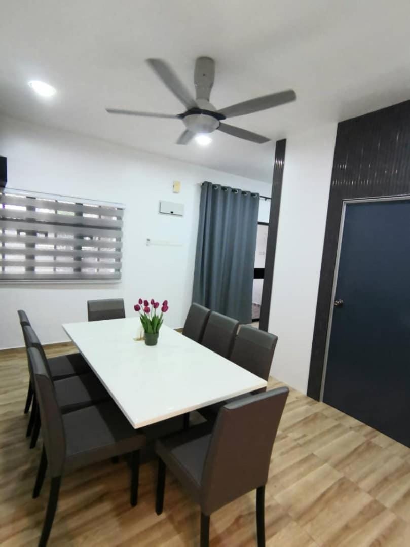Seating area, Dining area, Meeting/conference room