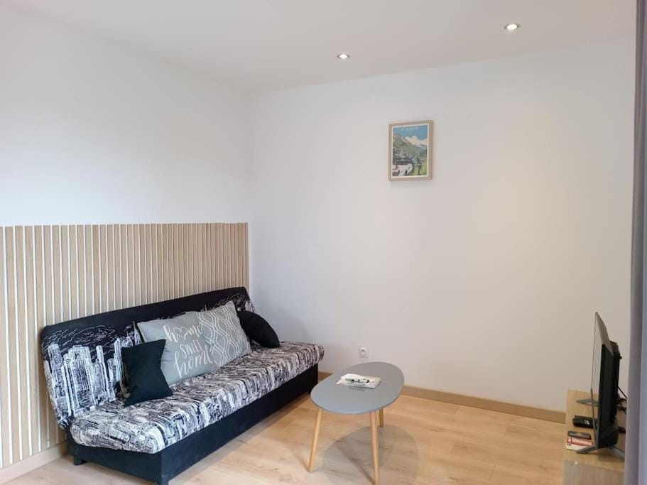 Studio 32m2 avec terrasse privative de 20 m carré Apartment in Nouvelle-Aquitaine